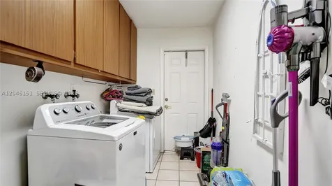 5581 SW 7th Street Plantation FL 33317
