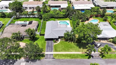 5581 SW 7th Street Plantation FL 33317