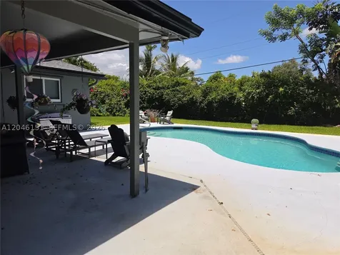 5581 SW 7th Street Plantation FL 33317
