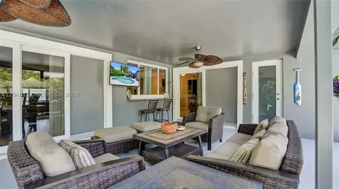 5581 SW 7th Street Plantation FL 33317