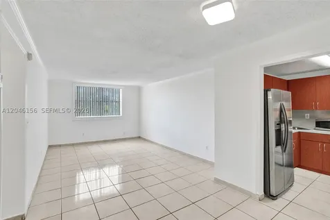 606 W 81st Street Hialeah FL 33014