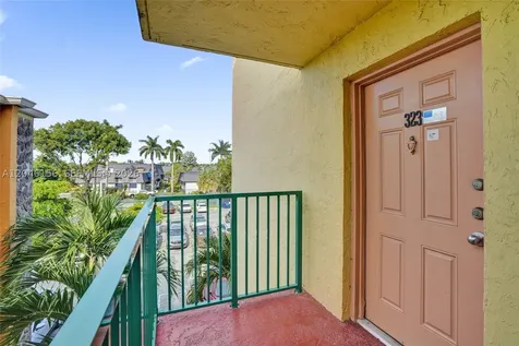 606 W 81st Street Hialeah FL 33014