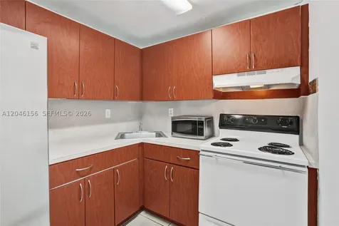 606 W 81st Street Hialeah FL 33014