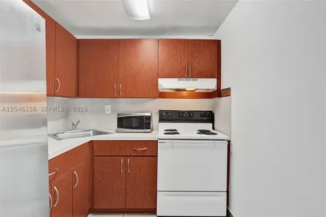 606 W 81st Street Hialeah FL 33014