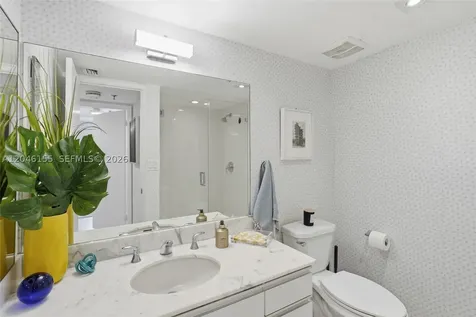 9 Island Avenue Miami Beach FL 33139