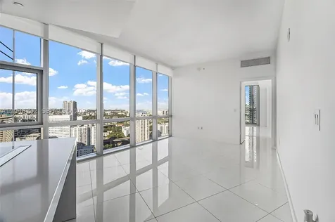 851 NE 1st Avenue Miami FL 33132