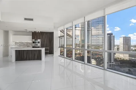 851 NE 1st Avenue Miami FL 33132