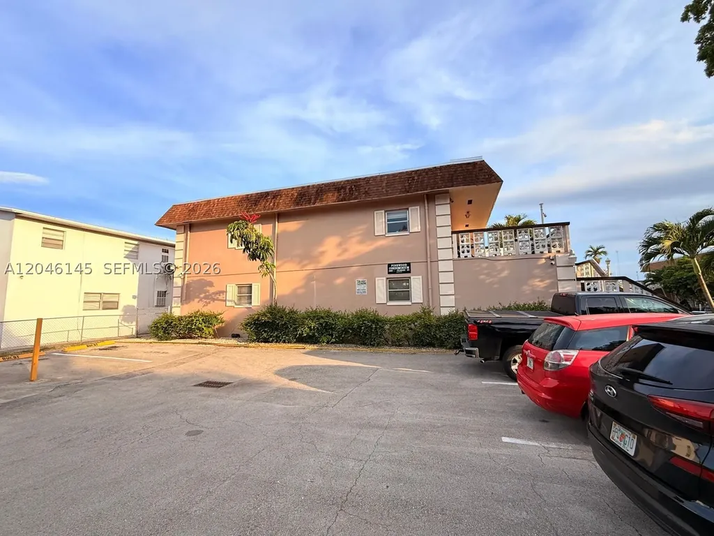 2832 Fillmore Street Hollywood FL 33020