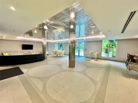 110 Washington Avenue Miami Beach FL 33139