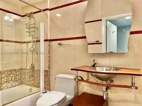 110 Washington Avenue Miami Beach FL 33139