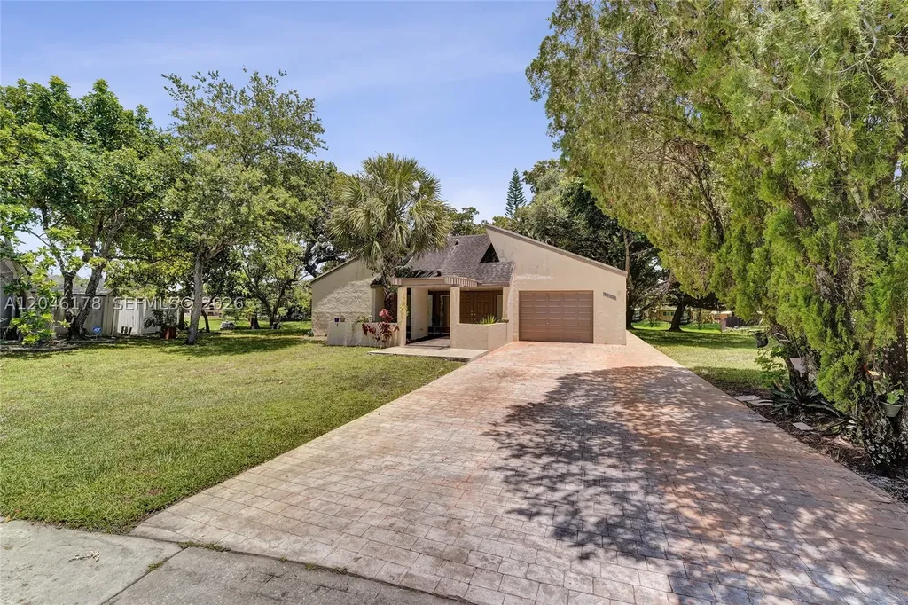 9120 SW 49th Street Cooper City FL 33328