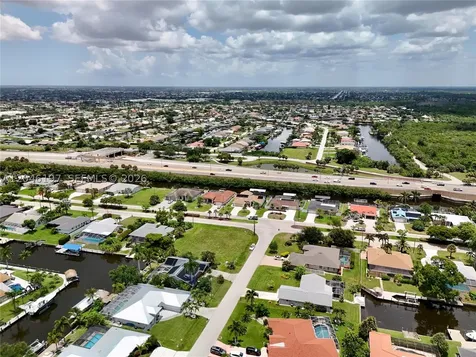 2014 Everest Parkway Cape Coral FL 33904