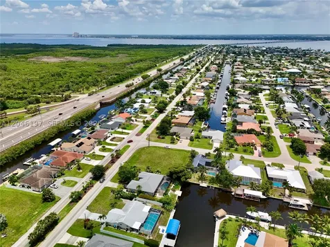 2014 Everest Parkway Cape Coral FL 33904