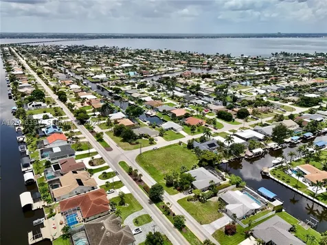 2014 Everest Parkway Cape Coral FL 33904