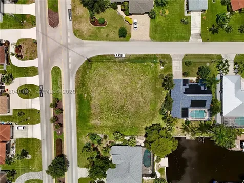 2014 Everest Parkway Cape Coral FL 33904