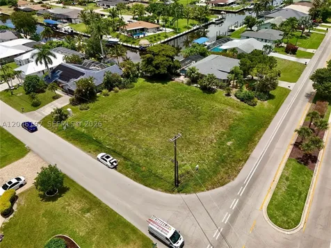 2014 Everest Parkway Cape Coral FL 33904