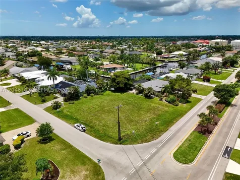 2014 Everest Parkway Cape Coral FL 33904