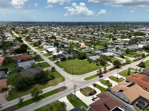 2014 Everest Parkway Cape Coral FL 33904