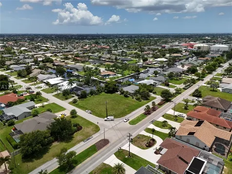 2014 Everest Parkway Cape Coral FL 33904