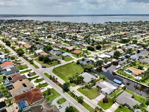 2014 Everest Parkway Cape Coral FL 33904