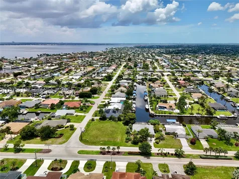 2014 Everest Parkway Cape Coral FL 33904