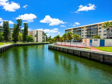 2859 Leonard Drive Aventura FL 33160