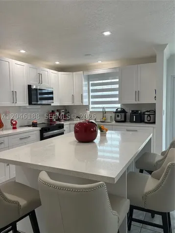 734 E 39th Street Hialeah FL 33013