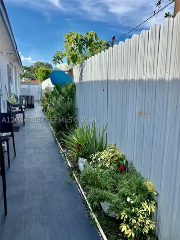 734 E 39th Street Hialeah FL 33013