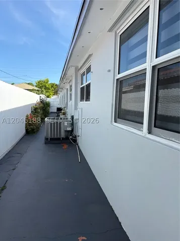 734 E 39th Street Hialeah FL 33013