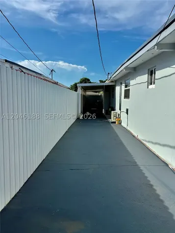 734 E 39th Street Hialeah FL 33013