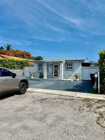 734 E 39th Street Hialeah FL 33013