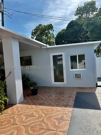 734 E 39th Street Hialeah FL 33013