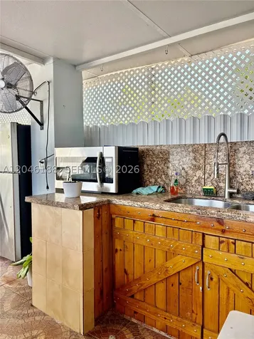 734 E 39th Street Hialeah FL 33013