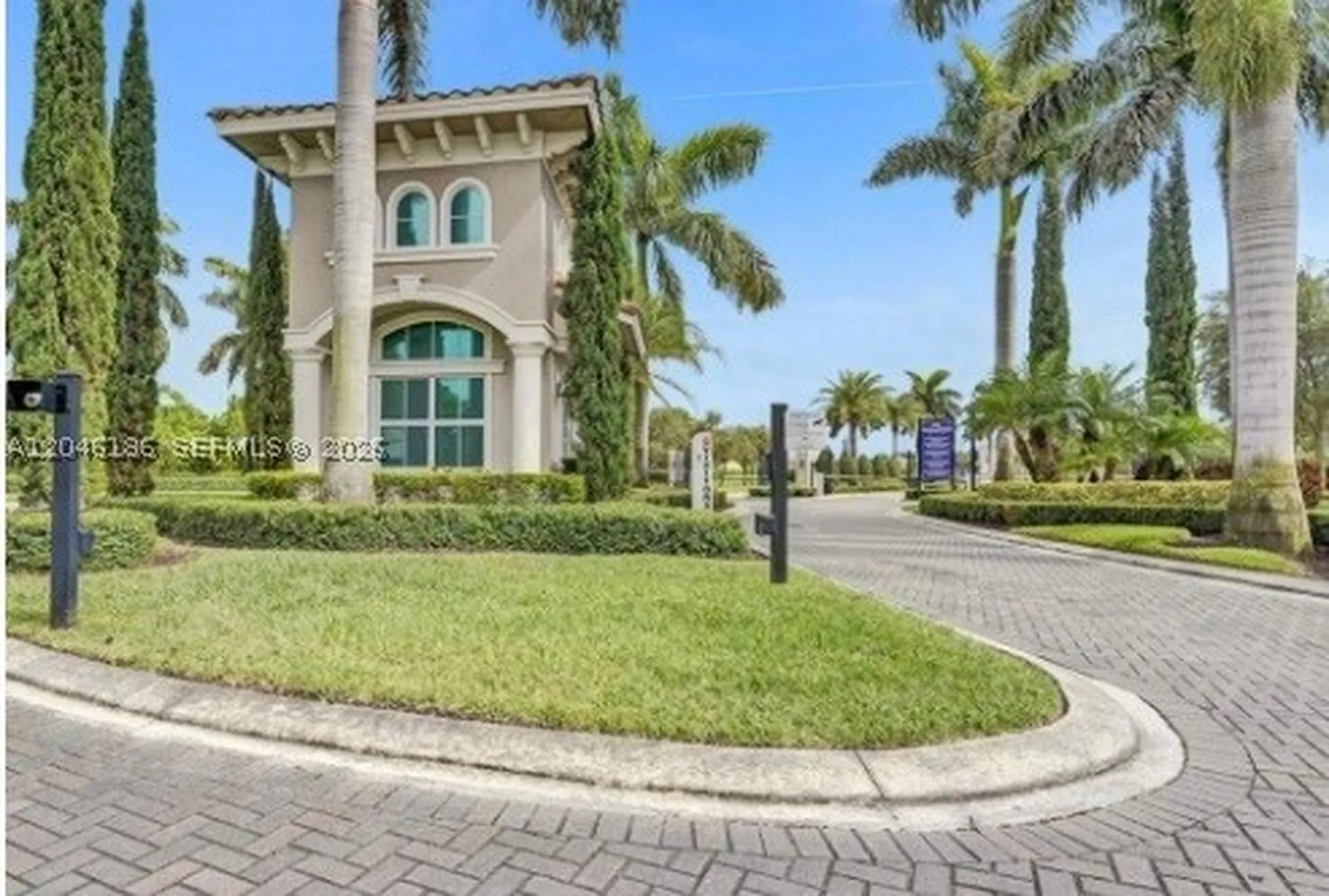3944 Poinciana Lane Hollywood FL 33021