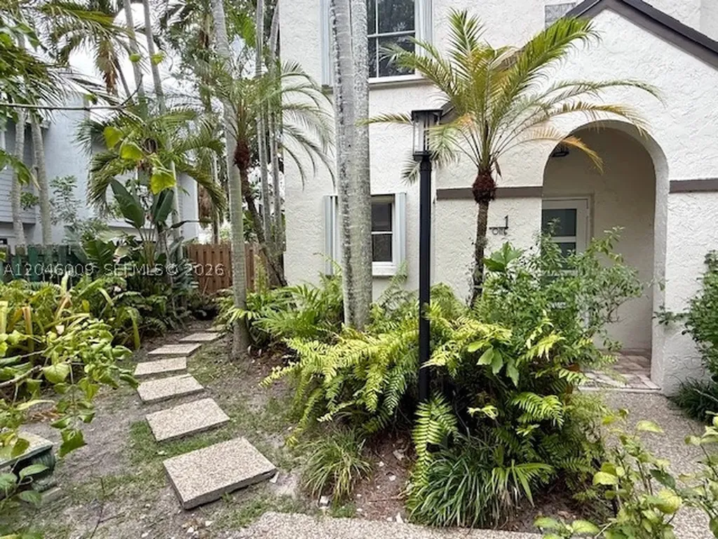 101 NE 8th Avenue Fort Lauderdale FL 33301