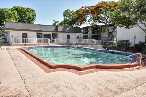 10387 N Kendall Drive Miami FL 33176