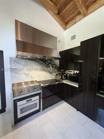 6350 Pinetree Drive Miami Beach FL 33141
