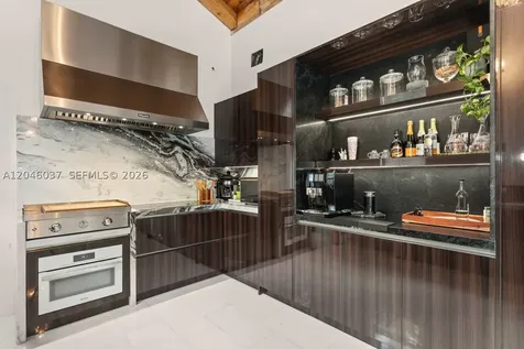 6350 Pinetree Drive Miami Beach FL 33141