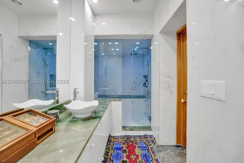 6350 Pinetree Drive Miami Beach FL 33141