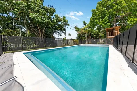 945 NE 176th Street Miami FL 33162