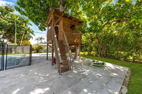 945 NE 176th Street Miami FL 33162