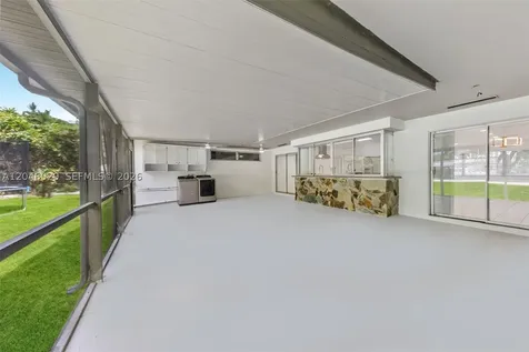 945 NE 176th Street Miami FL 33162