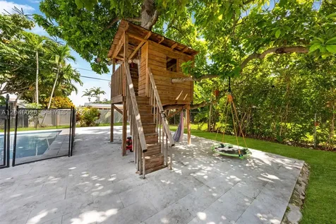 945 NE 176th Street Miami FL 33162