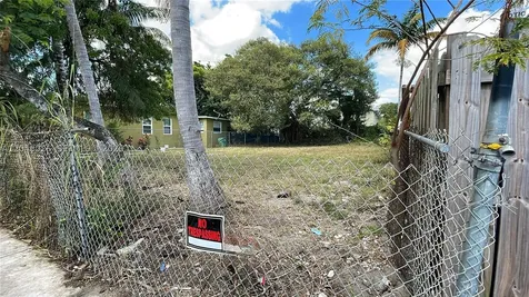 1255 NW 60 Street Miami FL 33142