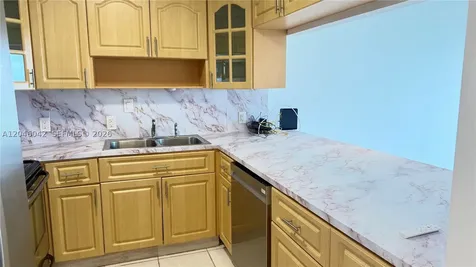 100 Bayview Drive Sunny Isles Beach FL 33160