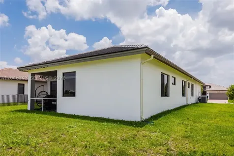 5261 Lamone Lane Ave Maria FL 33142
