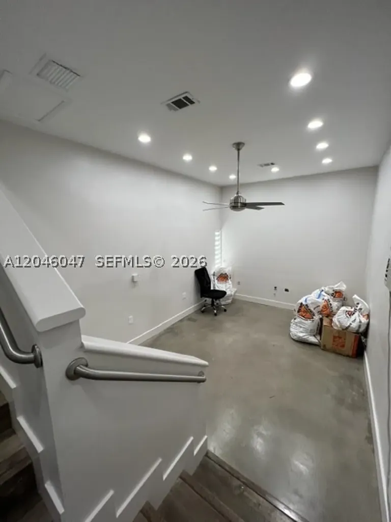 721 NE 3rd Avenue Fort Lauderdale FL 33304