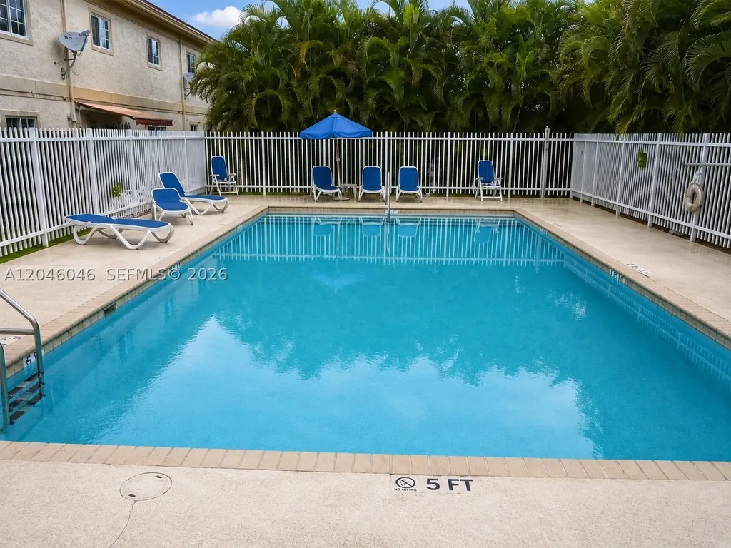 4950 Washington Street Hollywood FL 33021