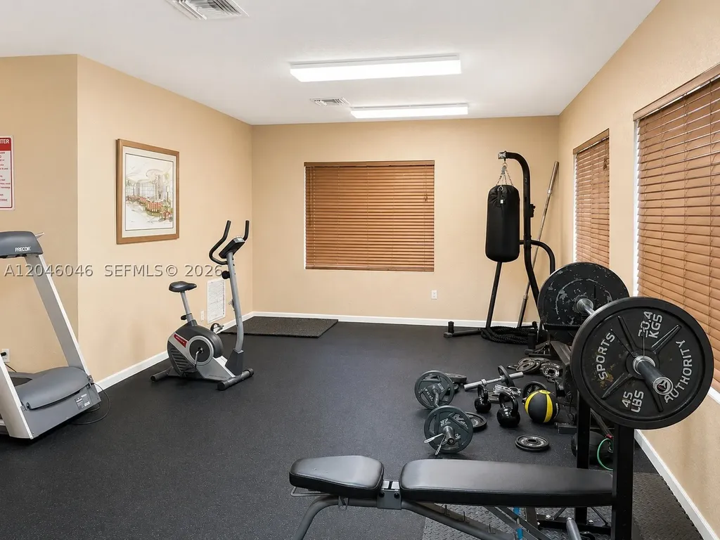 4950 Washington Street Hollywood FL 33021