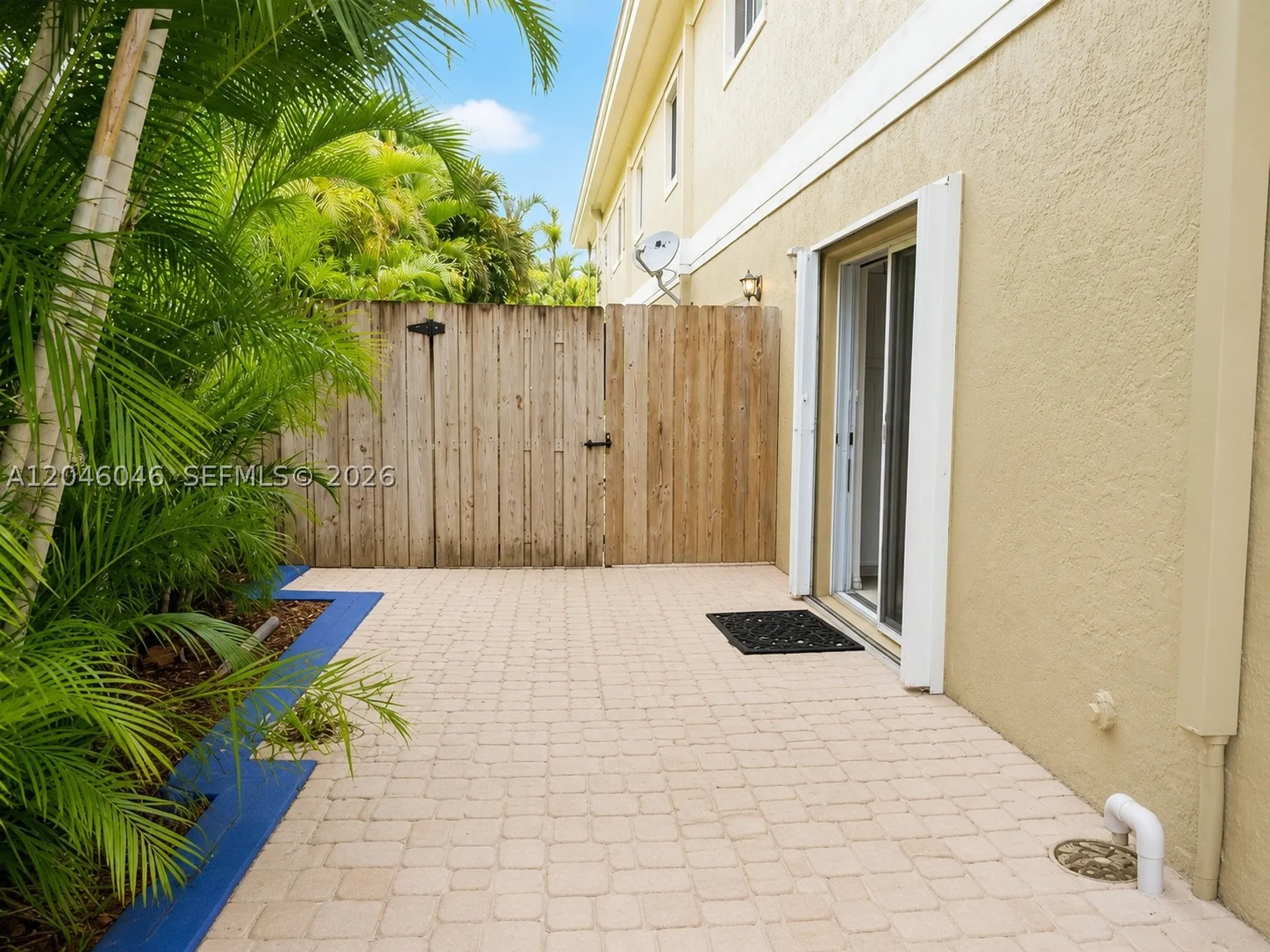 4950 Washington Street Hollywood FL 33021